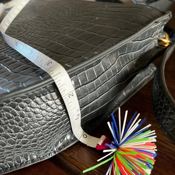 A NEW DAY Gray Croc with Gold Details Crossbody Bag - Picture 5 of 16